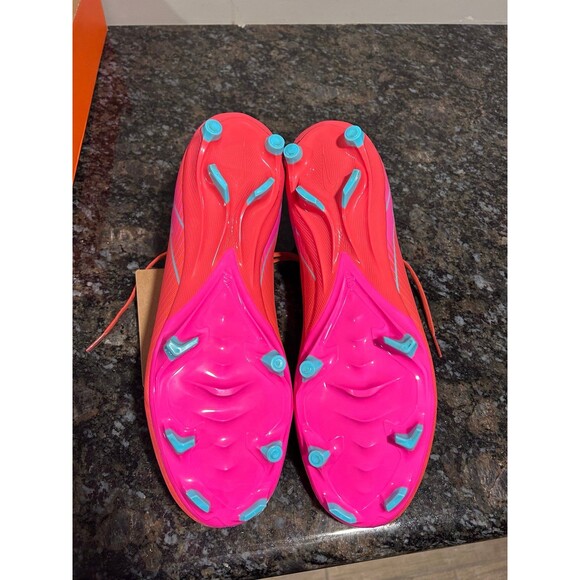 Athletic_Shoes